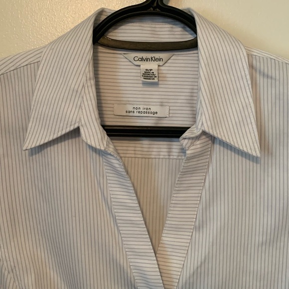 Calvin Klein Y2K Pin Stripe V-Neck Button Down Long Sleeve Shirt Size Small - Picture 4 of 6